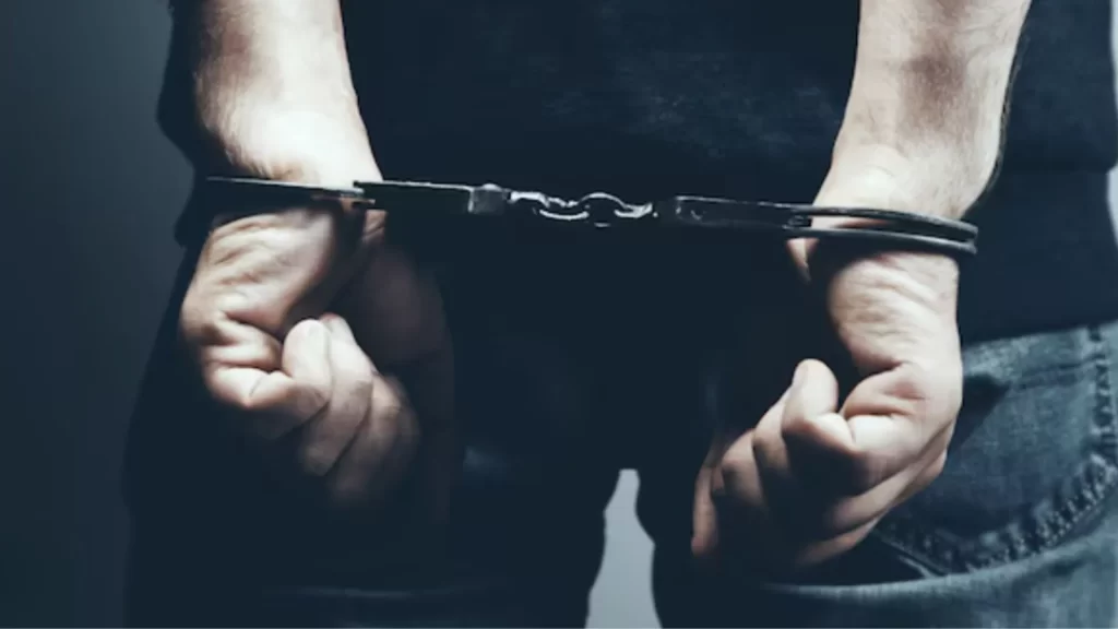 ¡El colmo! Tenía casa por cárcel, portaba brazalete del Inpec y lo agarraron robando en Teusaquillo