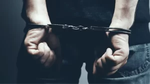 ¡El colmo! Tenía casa por cárcel, portaba brazalete del Inpec y lo agarraron robando en Teusaquillo
