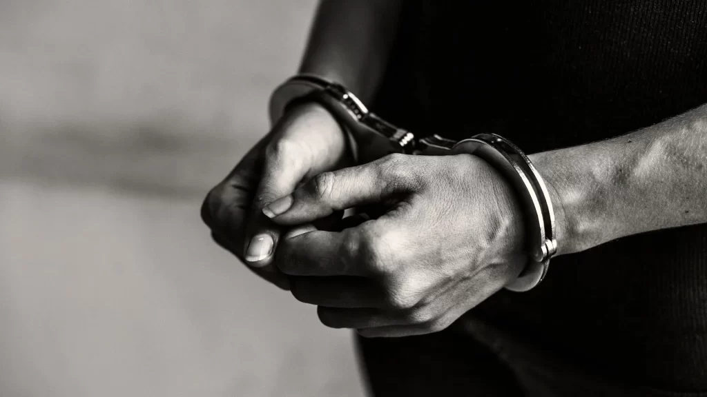 ¡Jugó con los sueños de los niños! Cayó falso director deportivo que estafó a 15 familias con falsas promesas