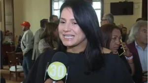 ¡Por diferencias «irreconciliables»! Paola Holguín renuncia al Congreso y al Centro Democrático