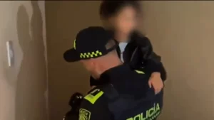 ¡Su llanto alertó a los vecinos! Rescatan a menor de 3 años encerrada en una vivienda de Bogotá