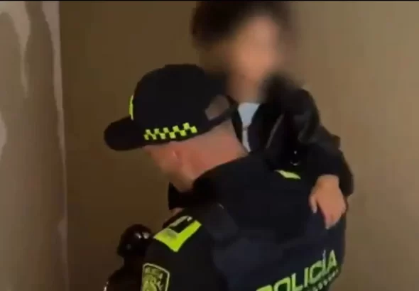 ¡Su llanto alertó a los vecinos! Rescatan a menor de 3 años encerrada en una vivienda de Bogotá