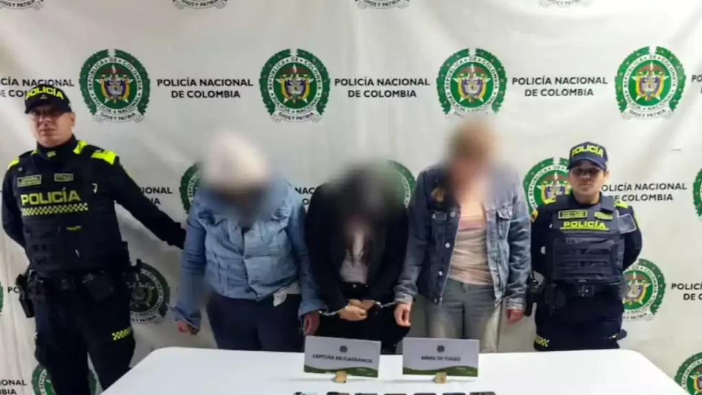 Capturan a tres mujeres por robo de celulares en Bogotá