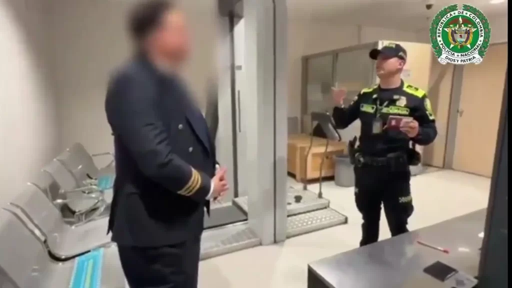Cayó «falso piloto» extranjero en Bogotá: Iba para España cargado con cocaína