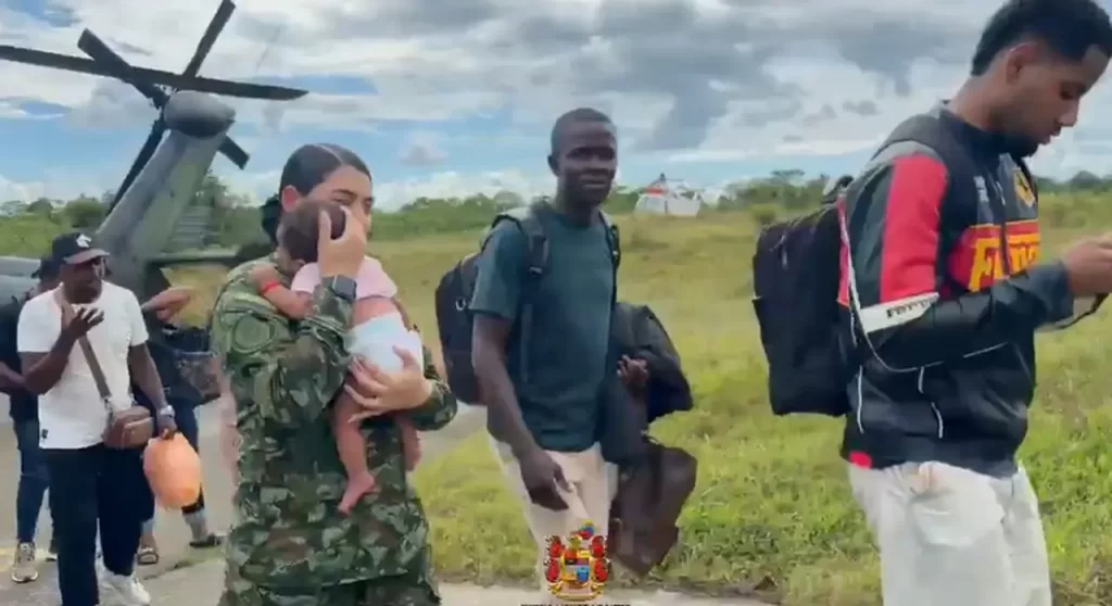 Ejército rescató 45 civiles secuestrados por el ELN y habilitó el paso en la vía Quibdó – Medellín