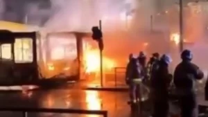 Huían de la policía y se pasaron un semáforo en rojo: fatal accidente en Chile dejó siete venezolanos muertos