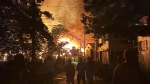Incendio dejó dos muertos y casas destruidas en Quibdó