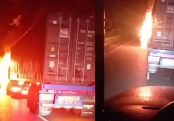 Incineraron tractomula en la vía Buenaventura