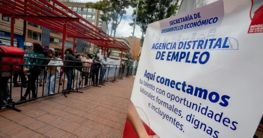 ¿Bilingüe y sin empleo? Acá hay vacantes: postúlate online